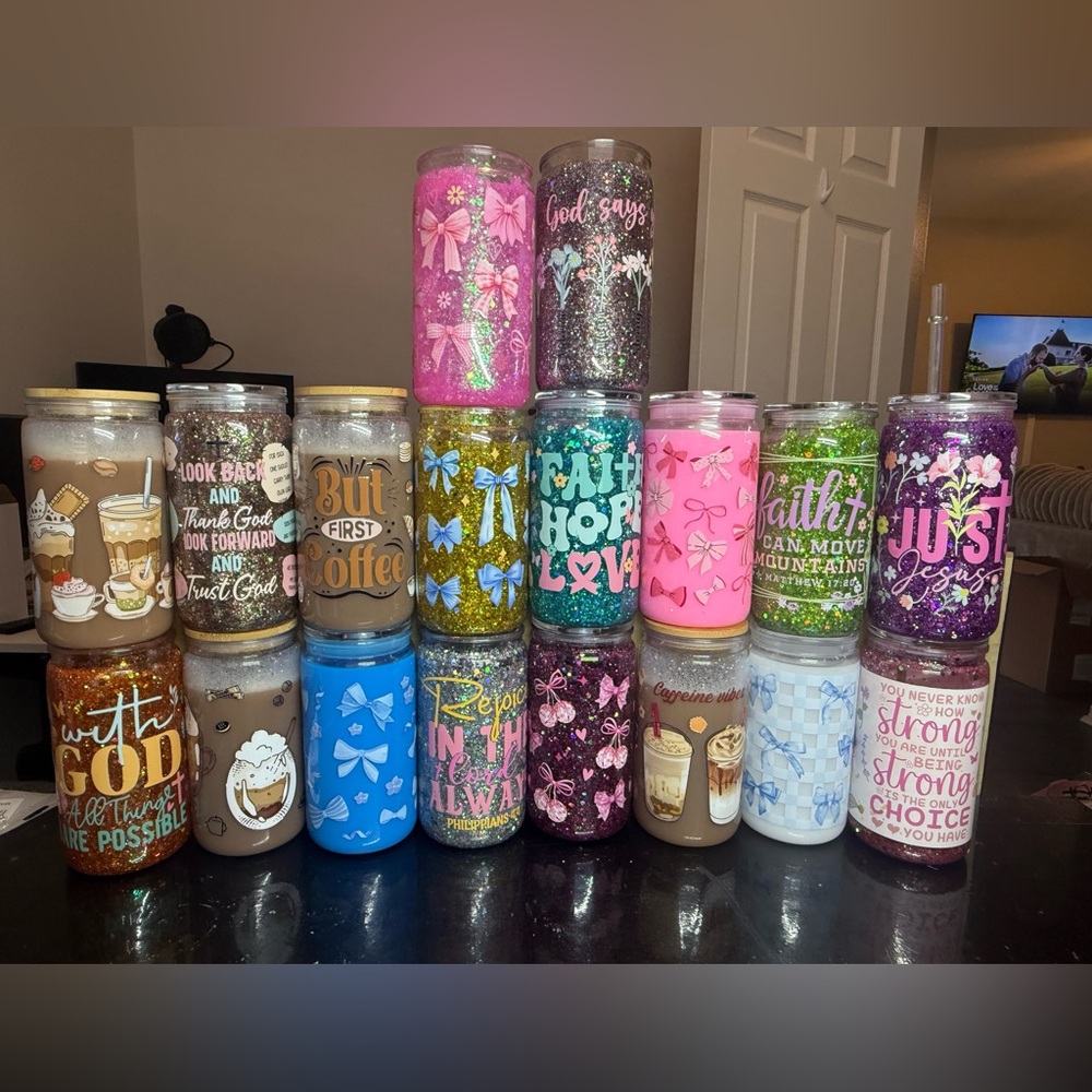 SnowGlobe Tumblers 16oz Straw included